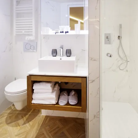 Hotel Petit Lafayette