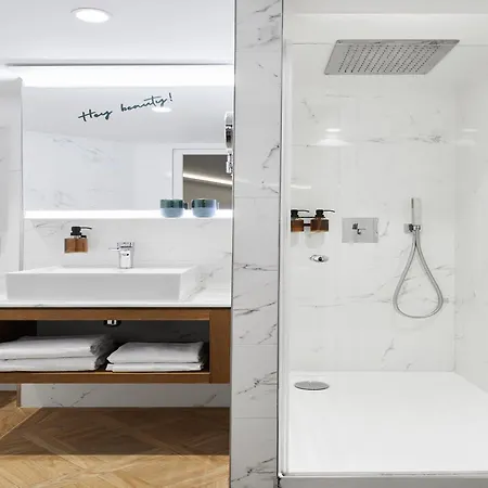 Petit Lafayette Otel Paris