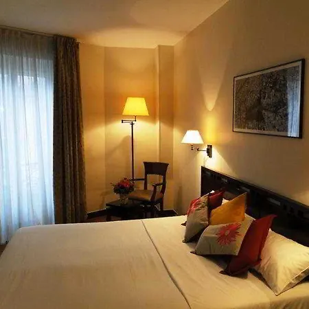 Hotell Petit Lafayette Paris