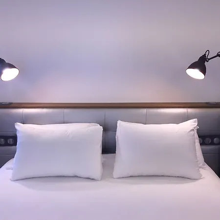 Отель Petit Lafayette 4*