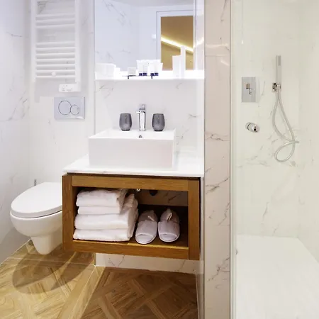 Hotel Petit Lafayette