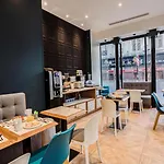 Отель Petit Lafayette