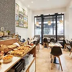 Отель Petit Lafayette 4*