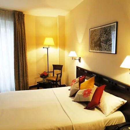 Petit Lafayette 4* パリ